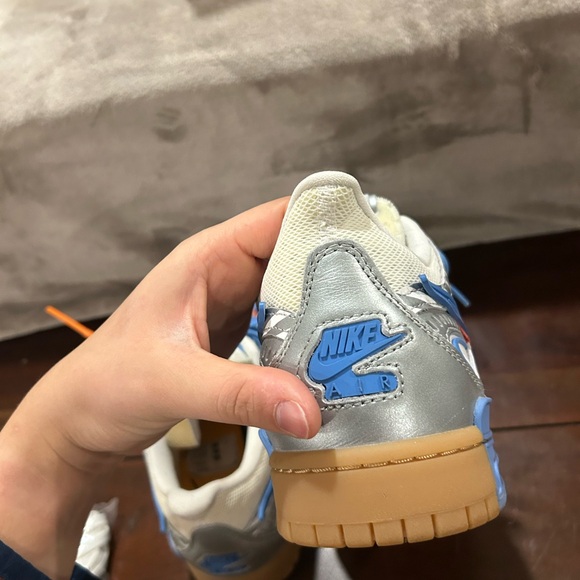 Nike Air Rubber Dunk Off-White UNC - Picture 5 of 10